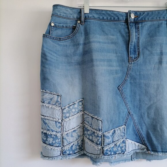 Y2K Cato Est. 1946 Womens Blue Patchwork Detailing Denim Mini Skirts Size 22W - Picture 3 of 7